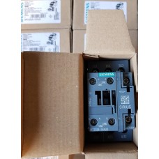 SIEMENS CONTACTOR 3RT2024-1AB00 5.5KW 12A AC3 40A AC1 24V AC 50 Hz Coil 1NO+1NC Aux. SIEMENS CONTACTOR 3RT2024-1AB00 5.5KW 12A AC3 40A AC1 24V AC 50 Hz Coil 1NO+1NC Aux.